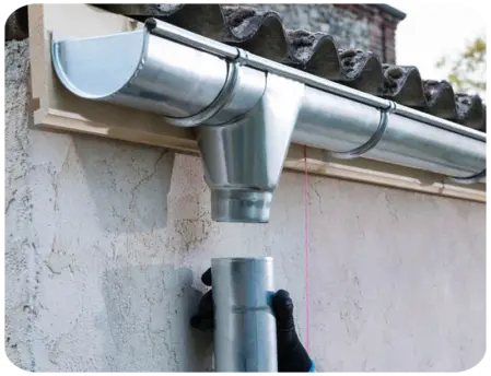Installation de gouttière La Rochelle